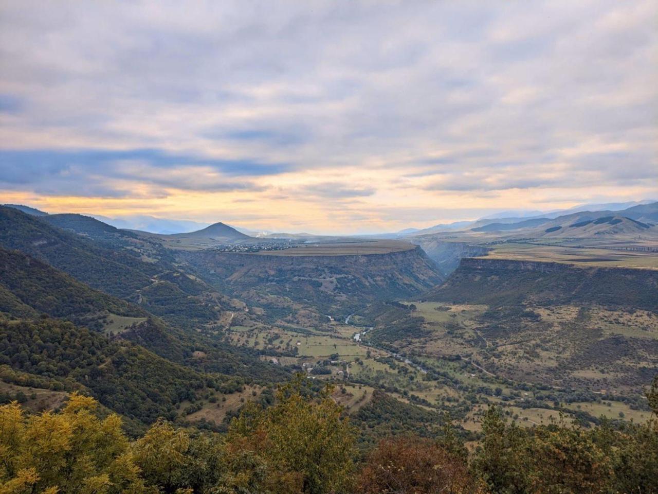 Dzoragyugh B&B Buitenkant foto